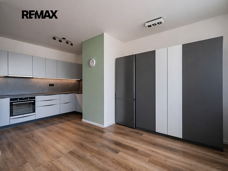 Prodej bytu 3+kk 78 m² (Jednopodlažní) - foto 3