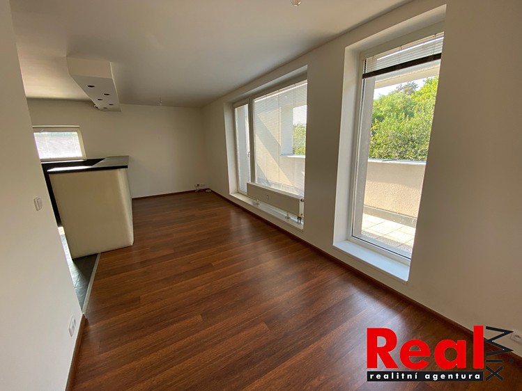 Prodej bytu 3+kk 68 m² - foto 4
