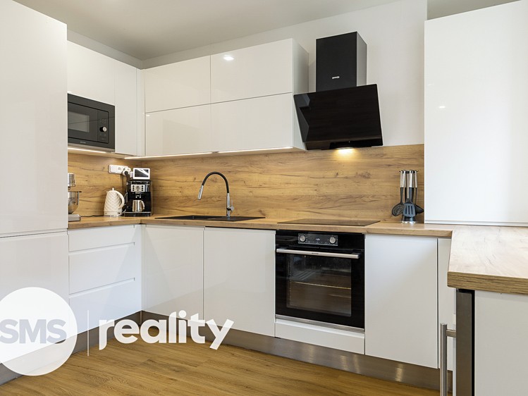 Prodej bytu 3+kk 81 m² - foto 1