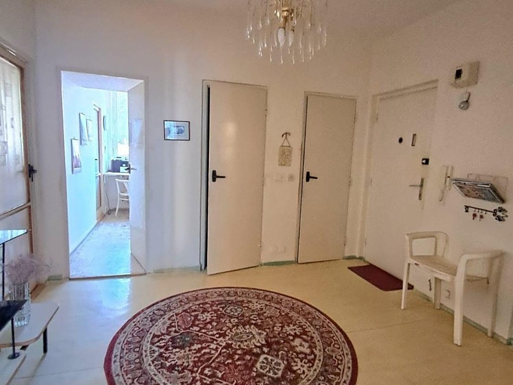 Prodej bytu 4+1 92 m² (Jednopodlažní) - foto 1