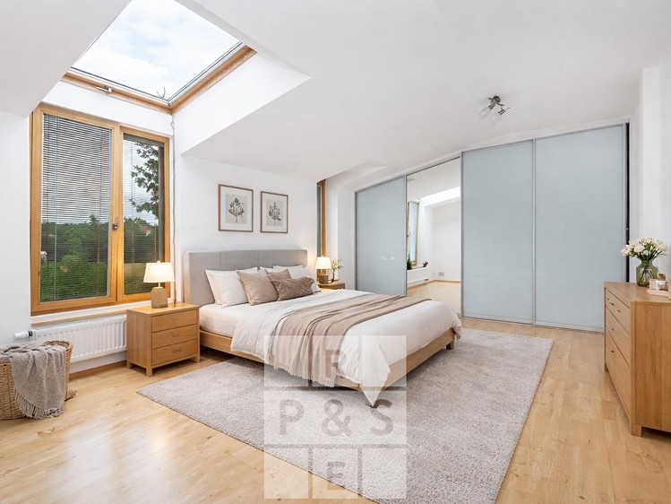 Prodej bytu 4+kk 133 m² (Jednopodlažní) - foto 2