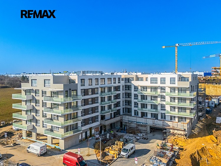 Prodej bytu 3+kk 74 m² - foto 1