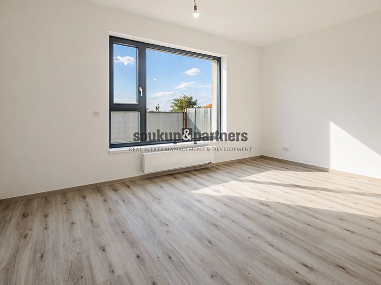 Prodej bytu 1+kk 28 m² (Jednopodlažní) - foto 1