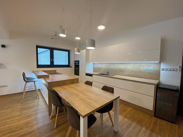 Prodej bytu 4+kk 112 m² - foto 3
