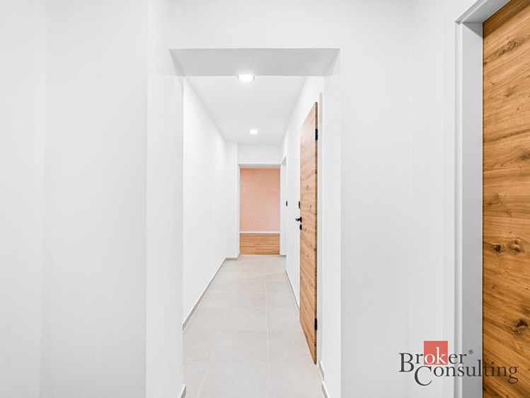 Prodej bytu 4+kk 77 m² - foto 5