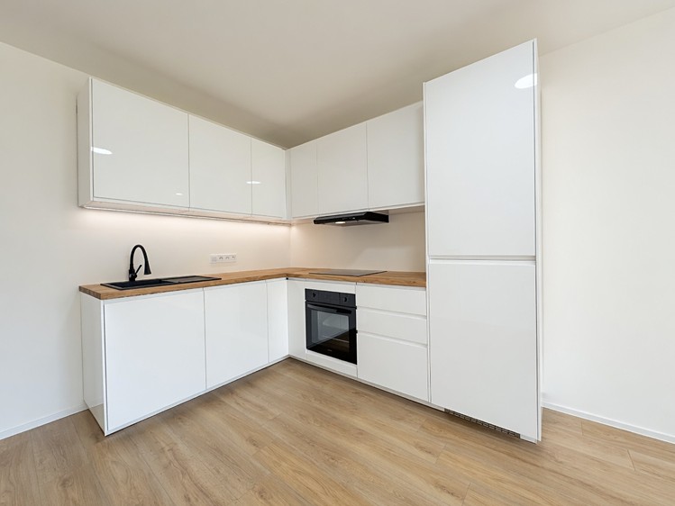 Prodej bytu 4+kk 77 m² - foto 4