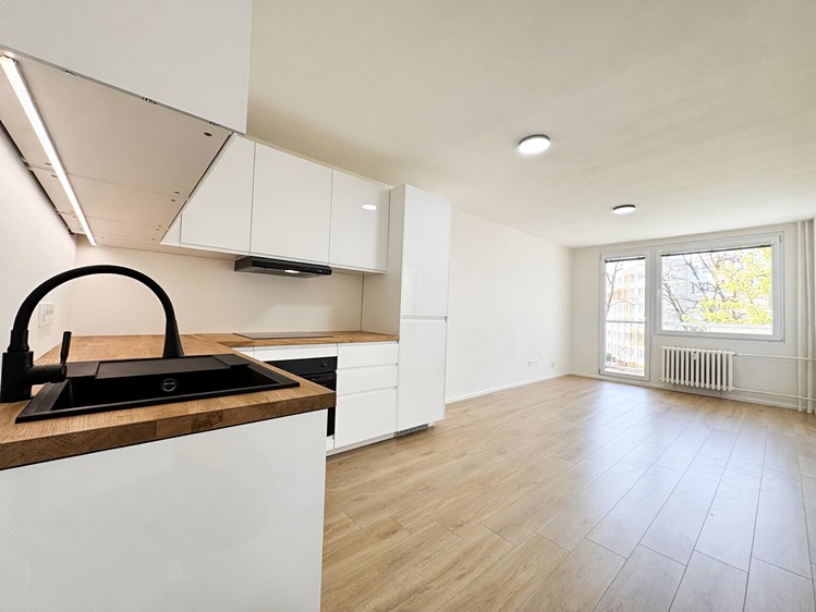 Prodej bytu 4+kk 77 m² - foto 3
