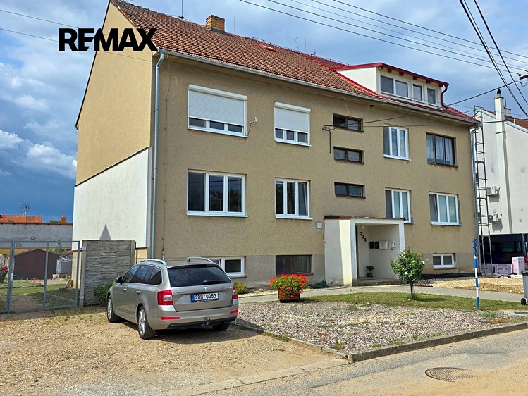 Prodej bytu 3+1 70 m² - foto 1