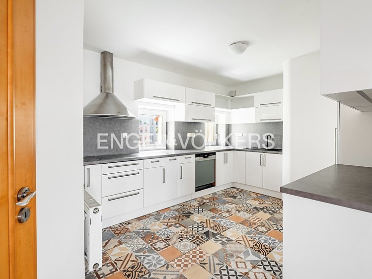 Prodej bytu 6 pokojů a více 240 m² - foto 4