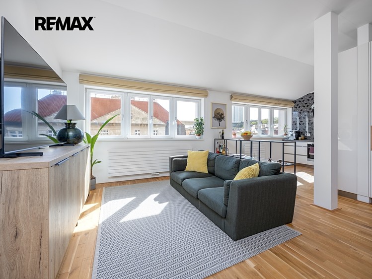 Prodej bytu 3+kk 77 m² (Jednopodlažní) - foto 1