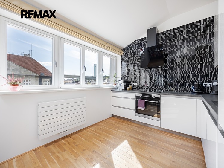 Prodej bytu 3+kk 77 m² (Jednopodlažní) - foto 3