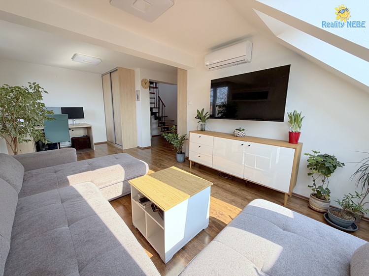 Prodej bytu 4+1 110 m² (Mezonet) - foto 3