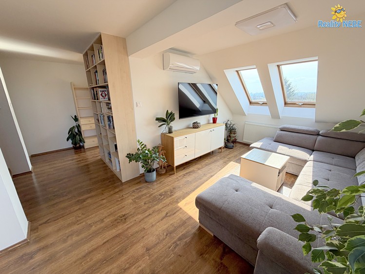 Prodej bytu 4+1 110 m² (Mezonet) - foto 1