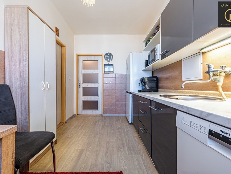 Prodej bytu 2+1 61 m² - foto 3