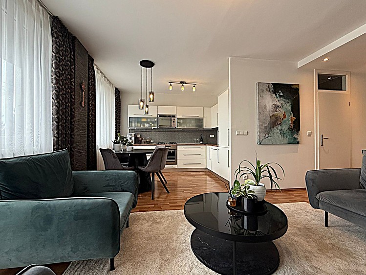 Prodej bytu 3+kk 64 m² - foto 2