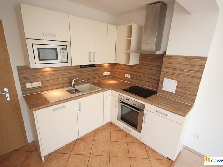 Pronájem bytu 2+kk 73 m² - foto 2