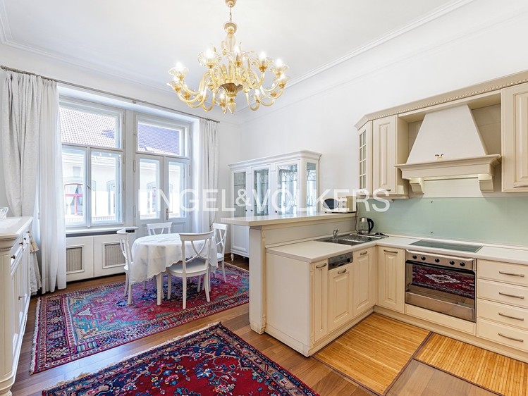 Pronájem bytu 3+kk 77 m² - foto 1