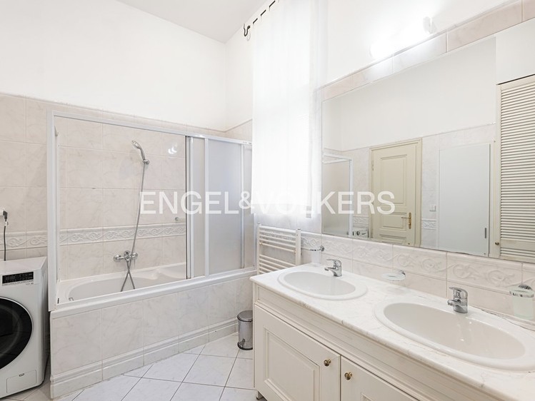 Pronájem bytu 3+kk 77 m² - foto 5