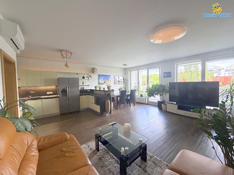 Pronájem bytu 3+kk 100 m² - foto 6