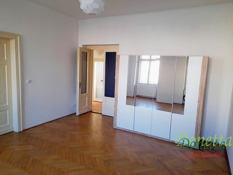 Pronájem bytu 2+1 84 m² - foto 2