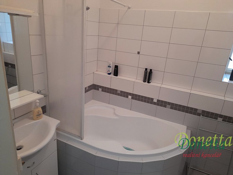 Pronájem bytu 2+1 84 m² - foto 7