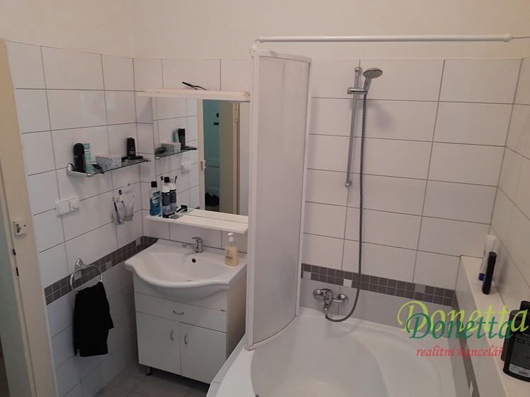 Pronájem bytu 2+1 84 m² - foto 8