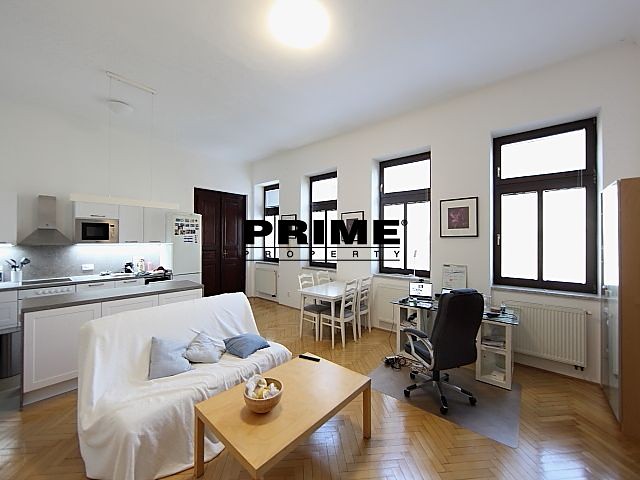 Pronájem bytu 2+kk 71 m² - foto 1
