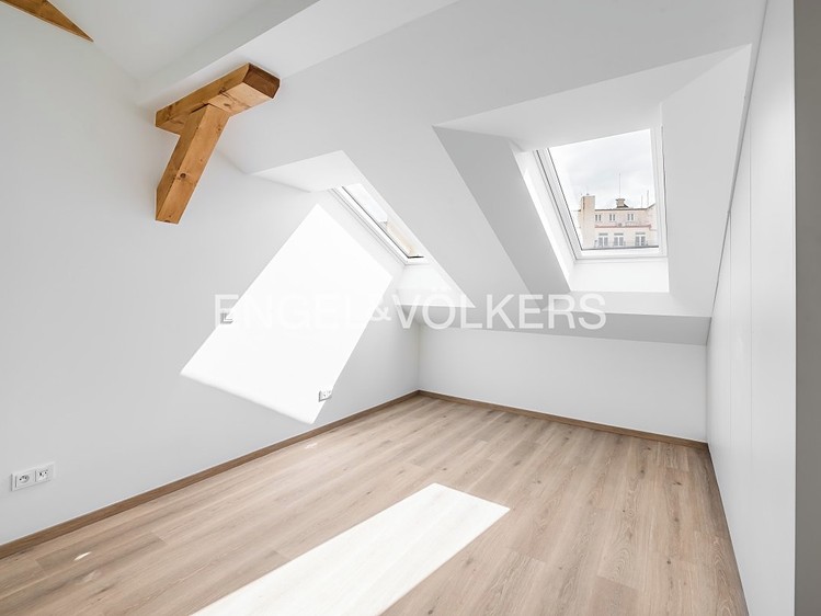 Pronájem bytu 3+kk 98 m² - foto 3