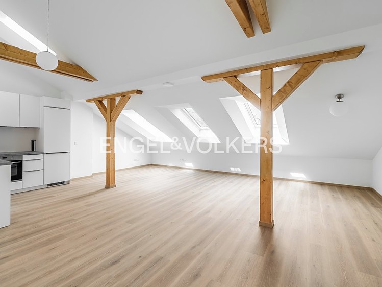 Pronájem bytu 3+kk 98 m² - foto 1