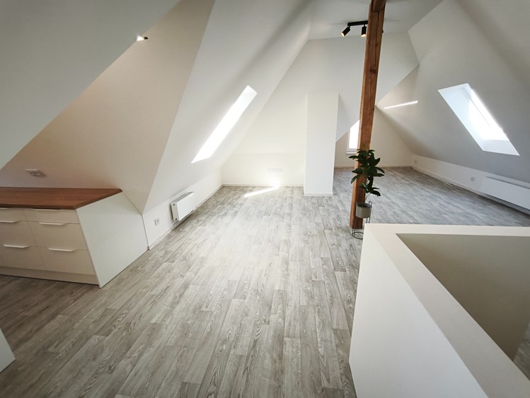 Pronájem bytu 2+kk 69 m² (Mezonet) - foto 3