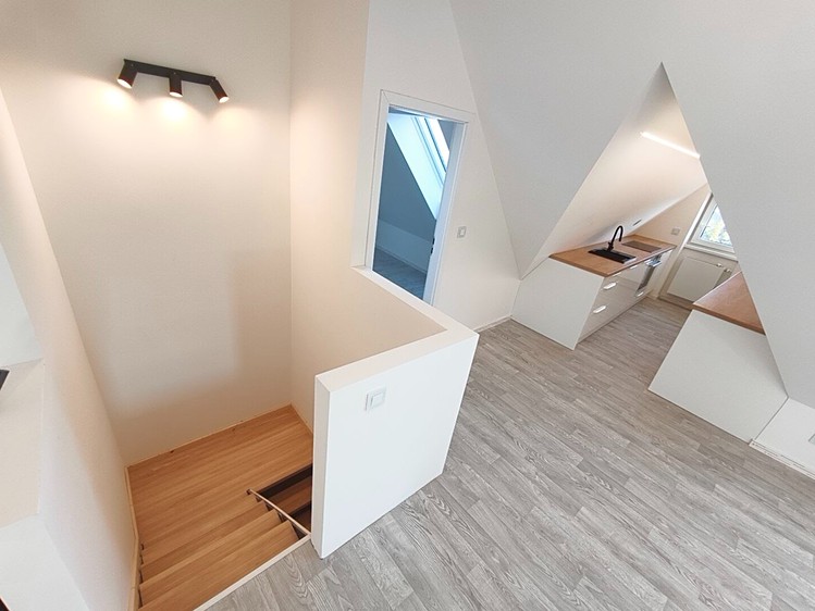 Pronájem bytu 2+kk 69 m² (Mezonet) - foto 2