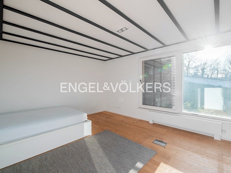 Pronájem bytu 6 pokojů a více 324 m² - foto 5