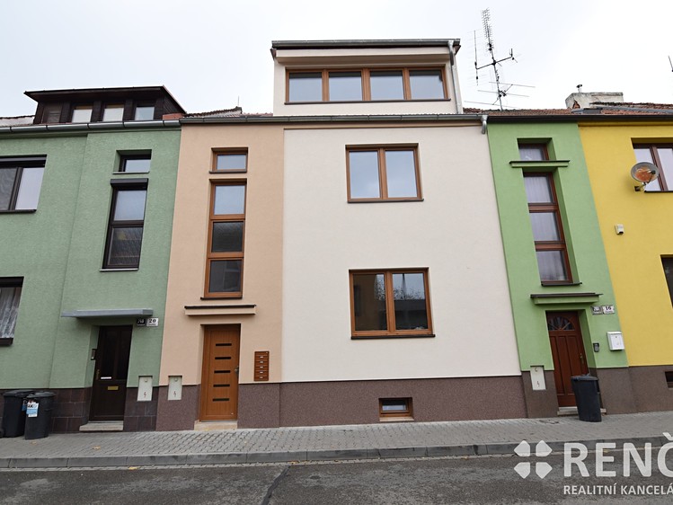 Pronájem bytu 3+kk 61 m² - foto 4