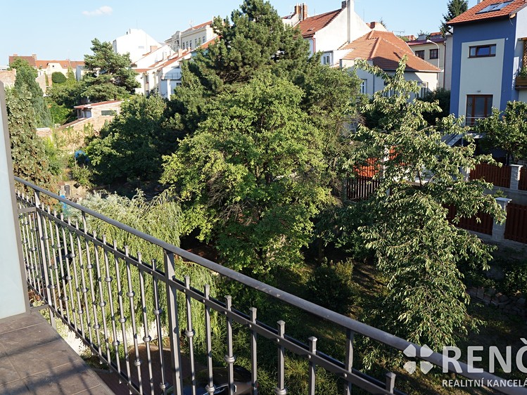 Pronájem bytu 1+kk 30 m² - foto 1