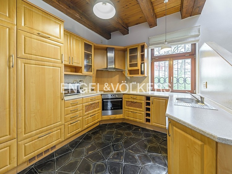 Pronájem bytu 4+kk 170 m² (Mezonet) - foto 3