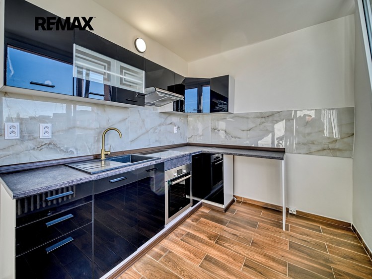 Pronájem bytu 3+1 72 m² - foto 3
