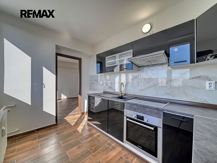 Pronájem bytu 3+1 72 m² - foto 1