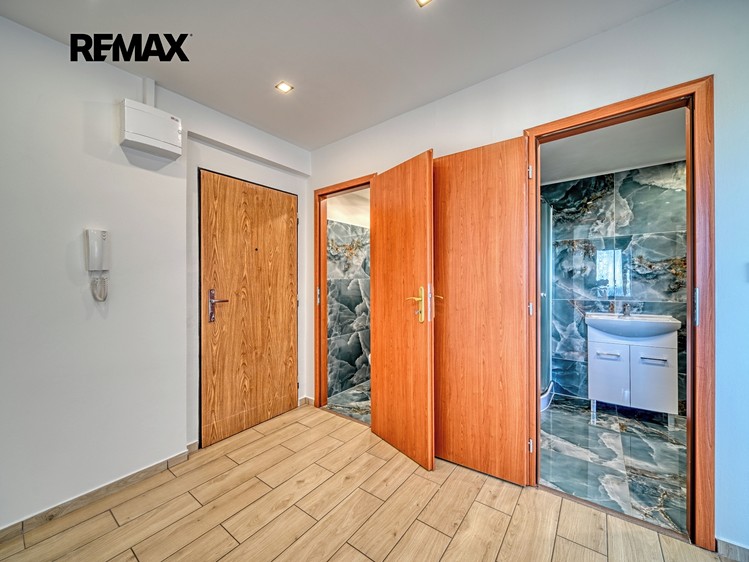Pronájem bytu 3+1 72 m² - foto 8