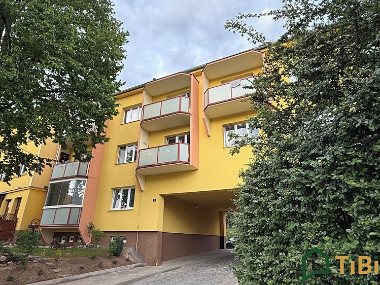 Pronájem bytu 3+1 87 m² - foto 1