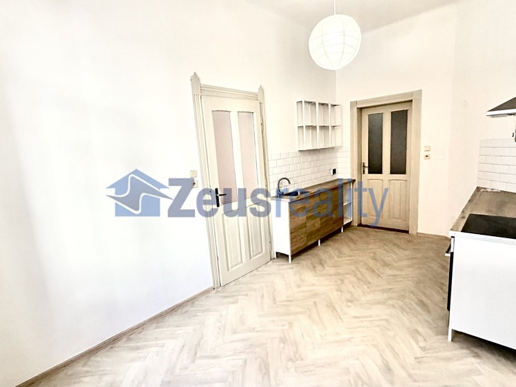 Pronájem bytu 2+1 66 m² - foto 3