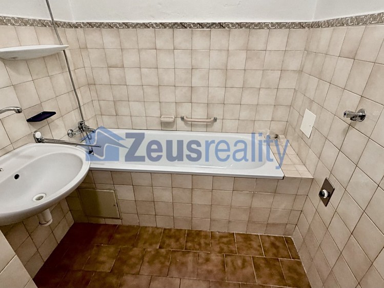 Pronájem bytu 2+1 66 m² - foto 8