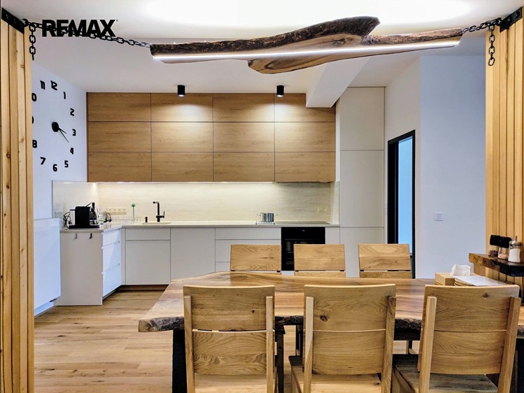 Pronájem bytu 3+kk 72 m² - foto 1