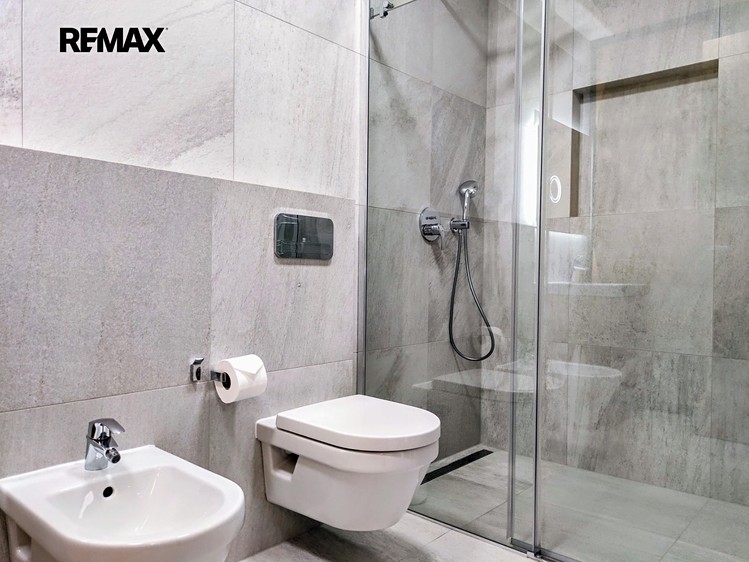 Pronájem bytu 3+kk 72 m² - foto 3