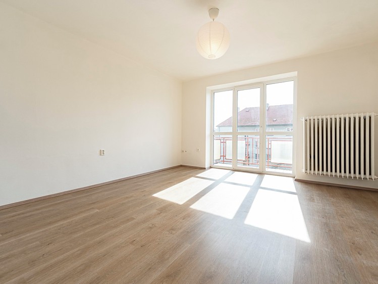 Pronájem bytu 3+1 76 m² - foto 2
