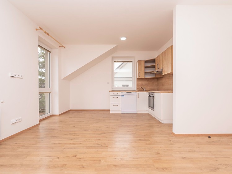 Pronájem bytu 3+kk 77 m² - foto 2