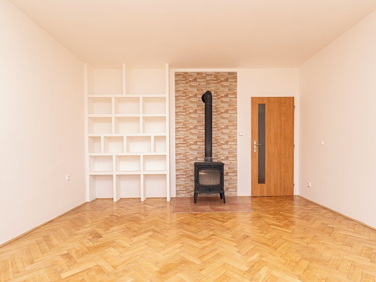 Pronájem bytu 2+1 69 m² - foto 2