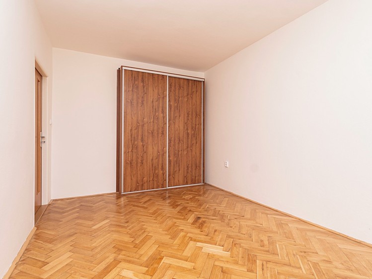 Pronájem bytu 2+1 69 m² - foto 5