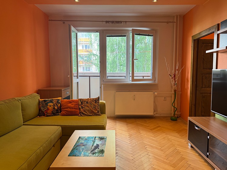 Pronájem bytu 2+1 52 m² (Jednopodlažní) - foto 1