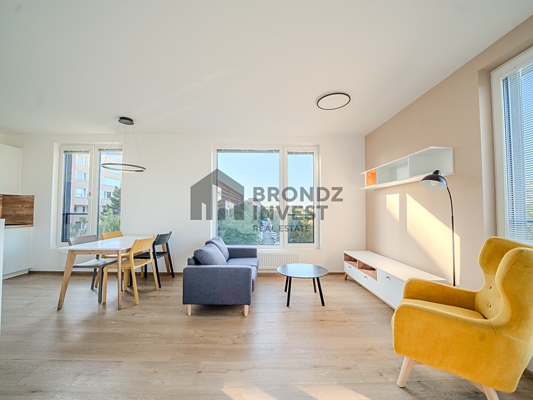 Pronájem bytu 2+kk 57 m² (Jednopodlažní) - foto 3