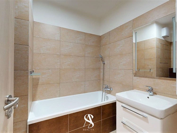 Pronájem bytu 1+kk 38 m² - foto 6